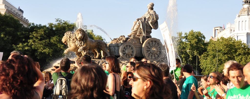 La ‘marea verde’ de los profesores colapsa el centro de Madrid