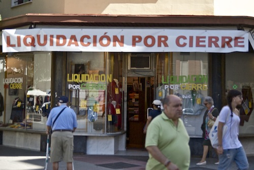 La sastrería Miguel Cuenca echa el cierre tras 70 años en la calle Narváez