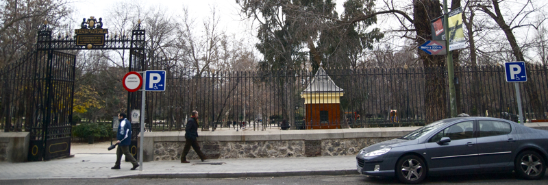 Botella prohíbe a los minusválidos entrar con su coche en el Retiro