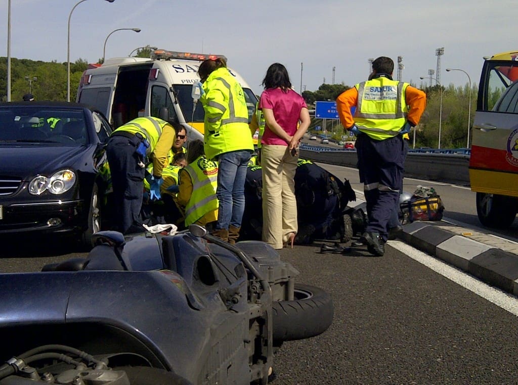 Un motorista resulta herido grave en un accidente junto a Torrespaña