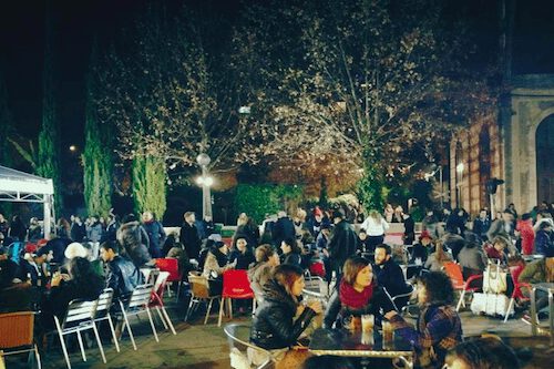 Ambiente en el exterior del mercado este sábado 11 de enero - MM
