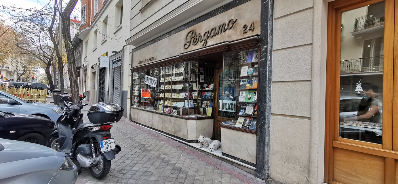 Cierra la mítica librería Pérgamo de General Oraá Zona Retiro