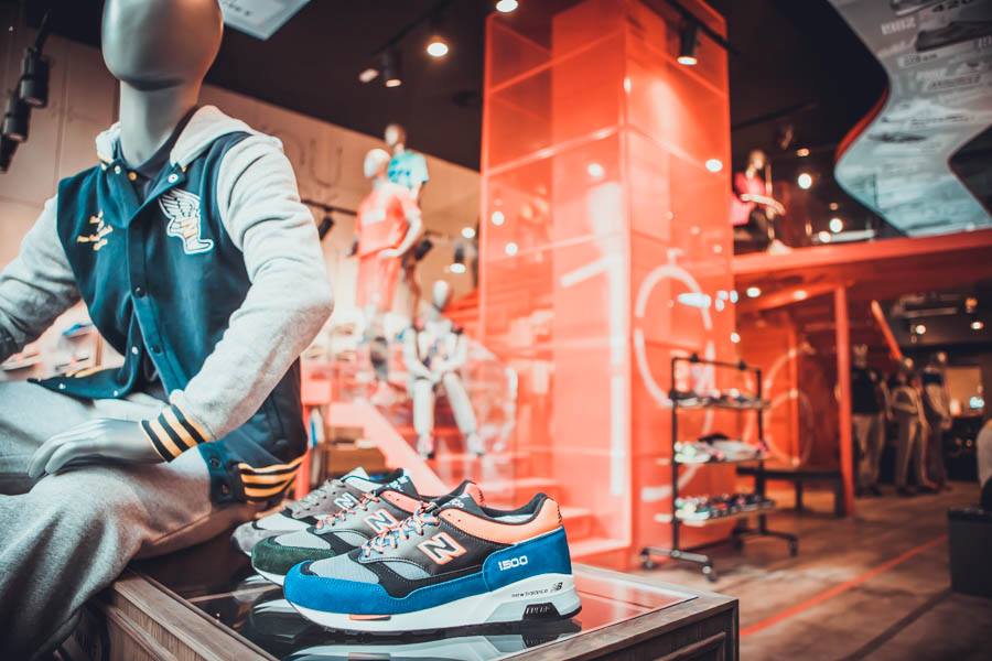 New Balance inaugura su flagship store en la Gran V a Zona