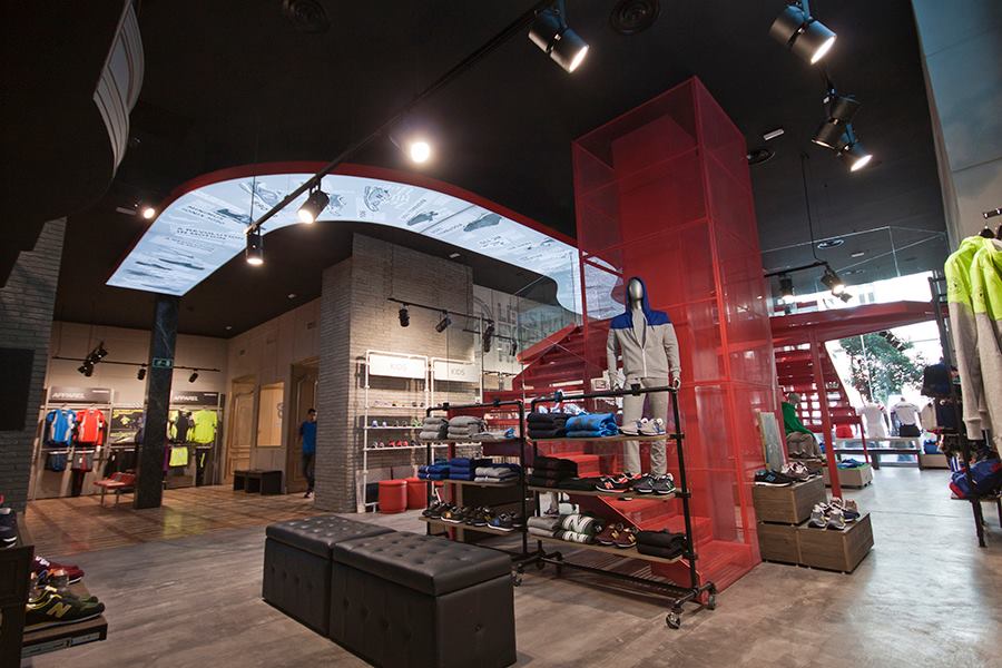 New Balance inaugura su 'flagship store' en la Vía - Zona Retiro -