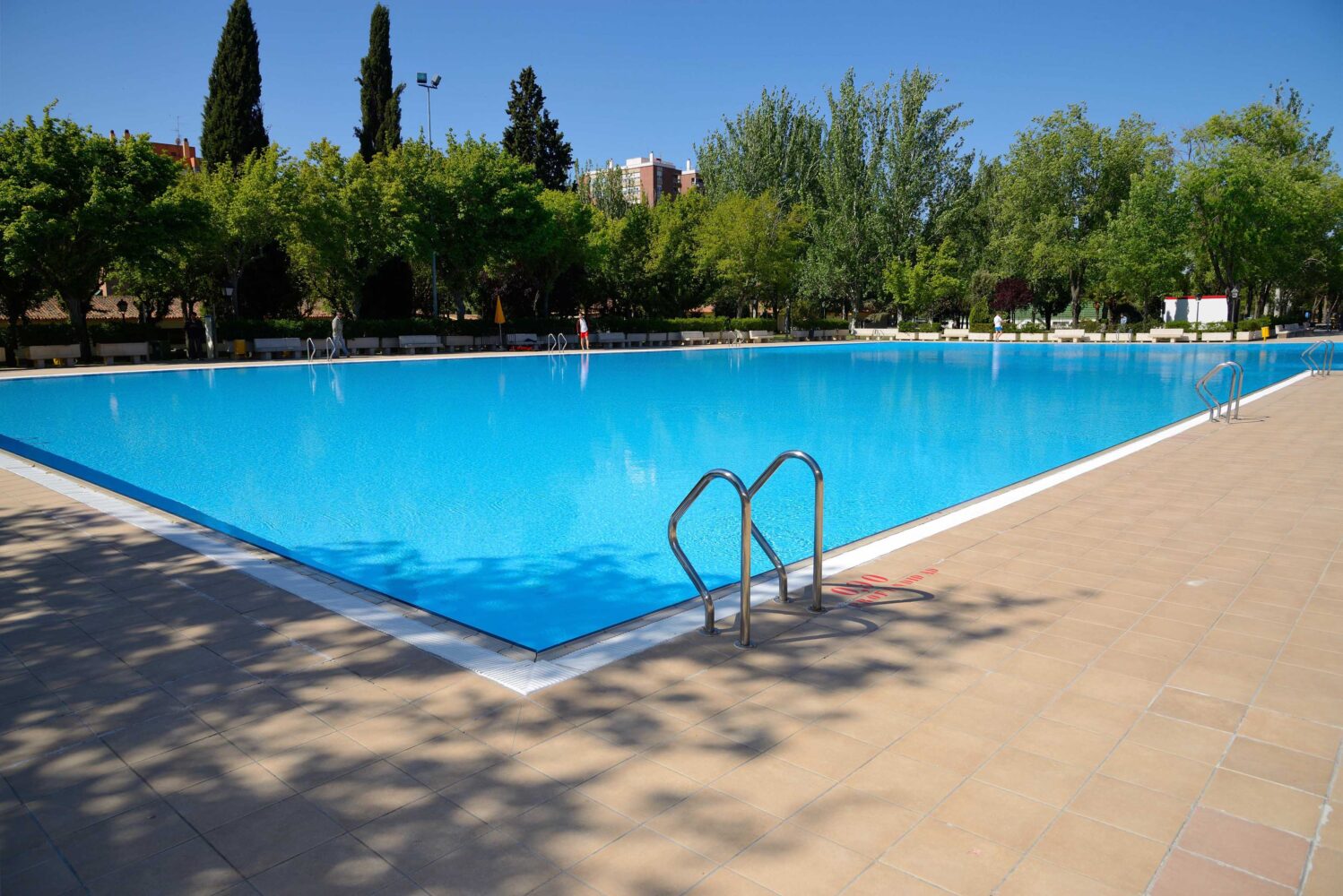 linda llegar invención Las piscinas públicas de Madrid abren por turnos este verano - Zona Retiro -