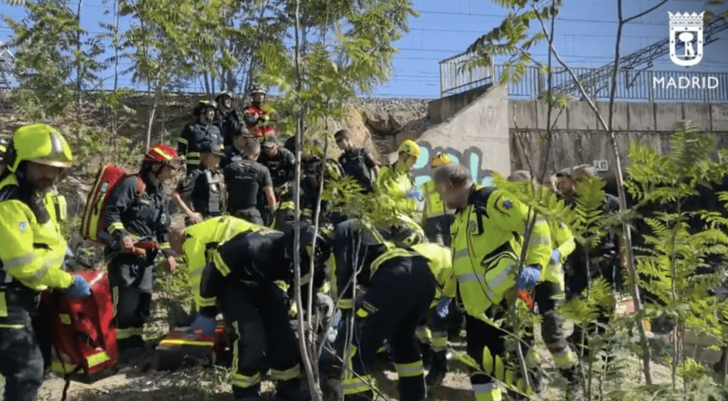 Muy grave un hombre golpeado por un Cercanías en Villaverde