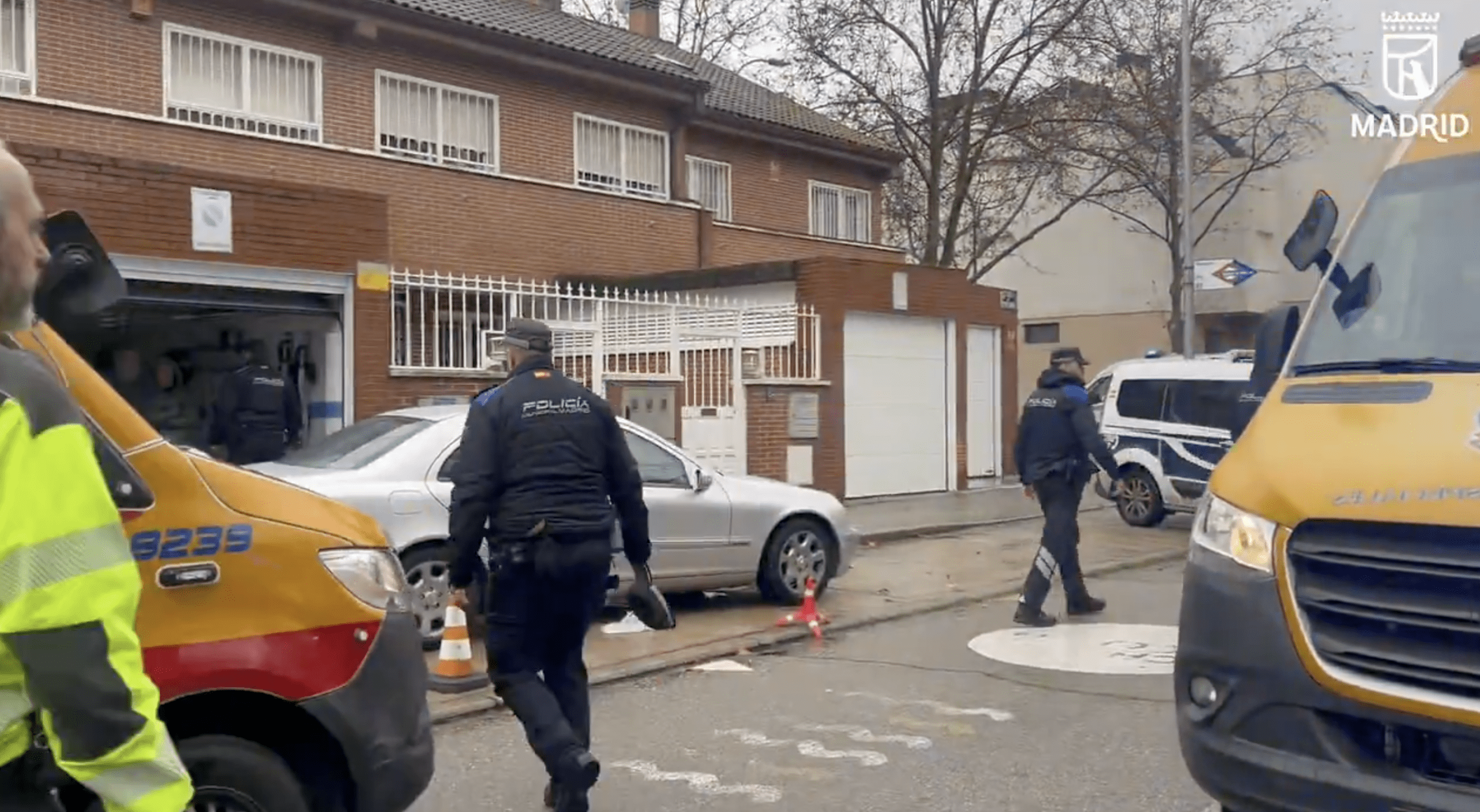 Muy grave una mujer atropellada por un coche que daba marcha atrás