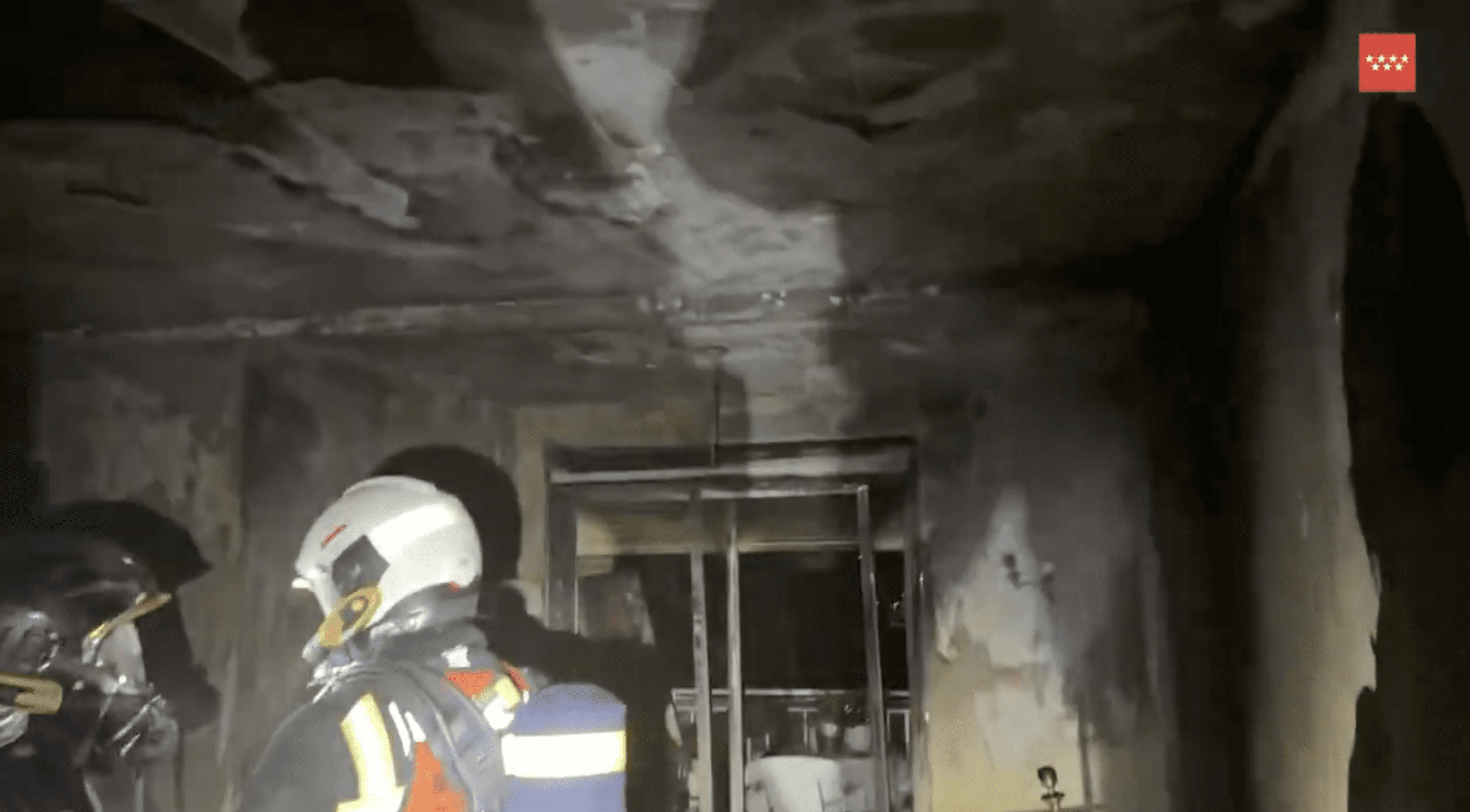 Incendio en una vivienda de Chapinería: tres personas atendidas y un gato fallecido