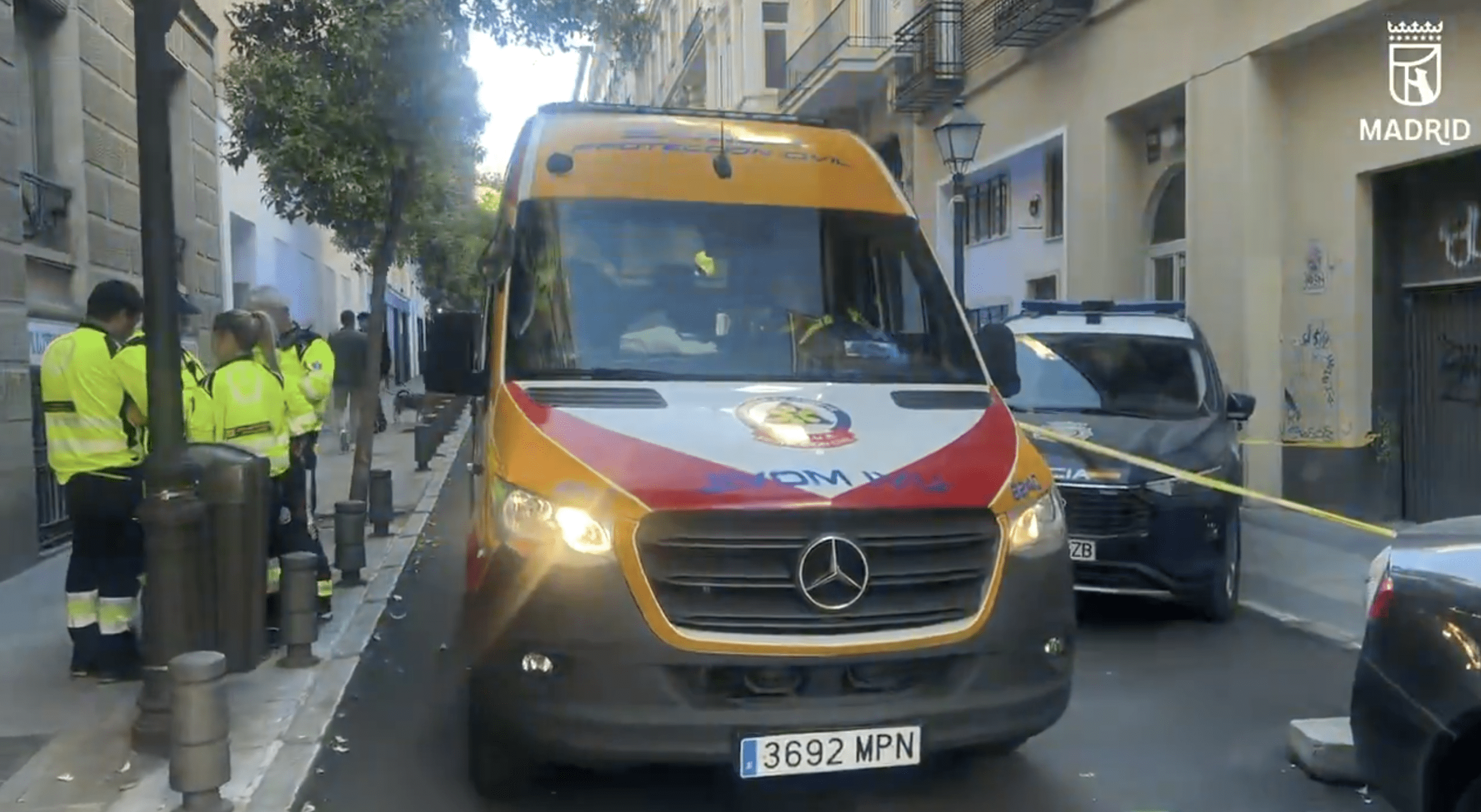 Grave un hombre apuñalado por la espalda en la calle Larra