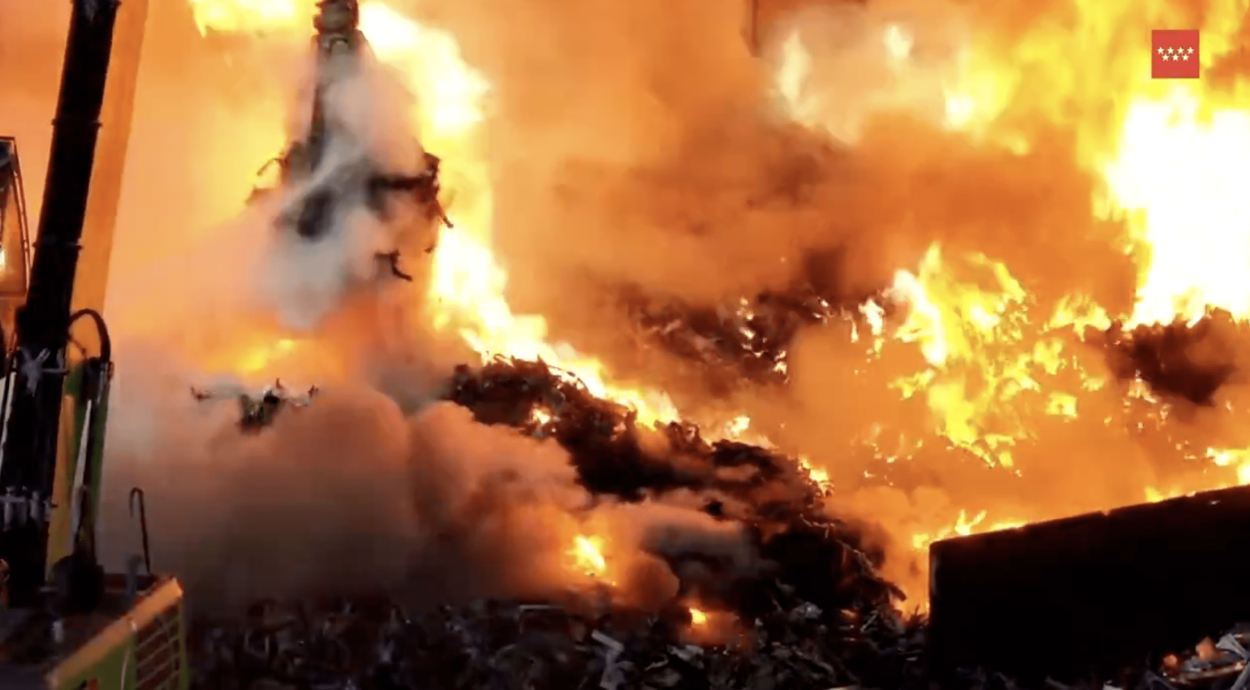 Incendio en una planta de reciclaje en Torrejón de Velasco